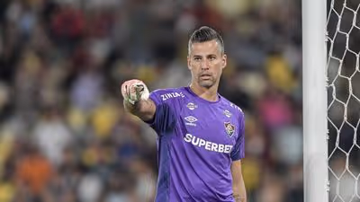 Diego Alves diz que Fábio, do Fluminense, merecia ir para a Copa do Mundo: 'É muito difícil encontrar um goleiro rendendo como ele'