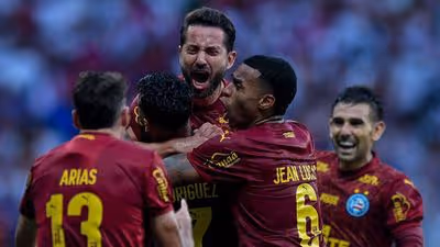 Everton Ribeiro encanta Bahia com profissionalismo e vê Dani Lins, do vôlei, como inspiração para voltar ainda em 2025