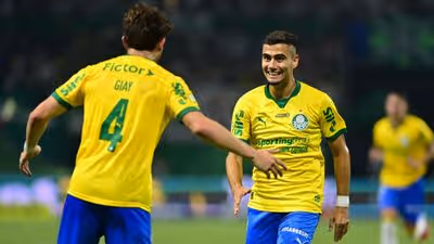 Palmeiras atropela o Fortaleza com dois de Andreas Pereira e dorme vice-líder do Brasileirão