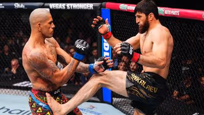 'Os Deuses do MMA falaram!': a reação ao nocaute de Poatan no UFC 320
