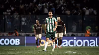Com 'lei do ex' de Nenê, Vasco sofre virada do Juventude e se complica na busca por vaga na Libertadores