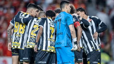 Empate aumenta drama, e Santos chega à reta final do Brasileirão com quase 50% de chance de queda; veja números