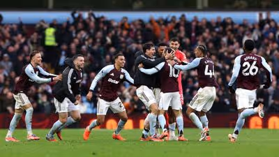 Aston Villa vence o Arsenal com gol 'insano' no fim, vira 2o na Premier League e 'põe fogo' na briga pelo título