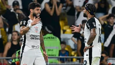 Paz fala do futuro de Yuri Alberto e Memphis Depay...