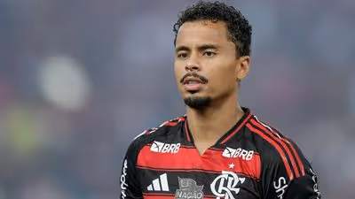 Corinthians e Flamengo vivem 'dia D' para fechar negócio por Allan; veja o que ainda impede acerto