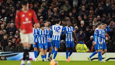 United dá vexame em Old Trafford, sofre com lei do ex e cai para o Brighton na Copa da Inglaterra