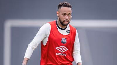 Neymar abre rotina de como cuida do joelho após lesões: 'Por isso que sintético é difícil eu jogar'