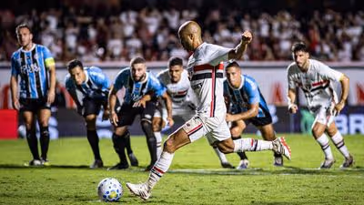 São Paulo domina o Grêmio em noite inspirada de Calleri e Lucas e segue invicto no Campeonato Brasileiro