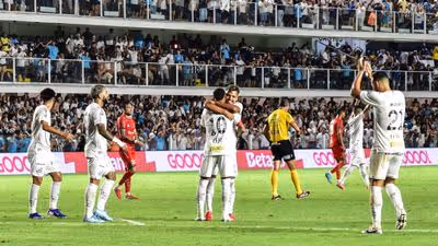 Elenco do Santos cobra diretoria por atrasos em direito de imagem; entenda situação