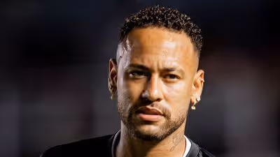 Zico diz que Neymar 'não estava sendo profissional' e revela torcida por recuperação