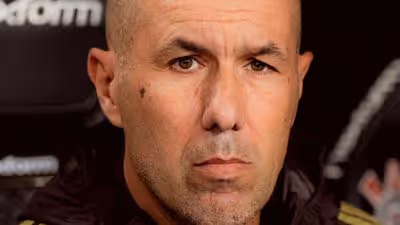 Leonardo Jardim revela que jogador do Flamengo é desfalque por estar com 'dificuldades de integração'