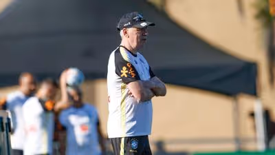 Ancelotti repete treino com Ibañez na zaga e indica seleção titular para encarar a França