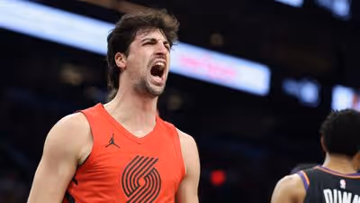 Deni Avdija decide no fim, Trail Blazers batem os Suns, avançam aos playoffs, e Tiago Splitter faz história em estreia como técnico