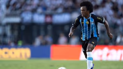 Willian se manifesta sobre rumores de saída do Grêmio e reforça permanência: 'Até o clube desejar'