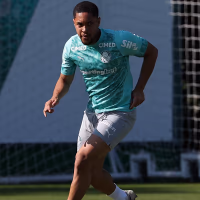 Vitor Roque avança em recuperação e pode ser refor...