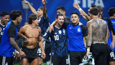 Ronaldinho se derrete pela Argentina, fala em sele...