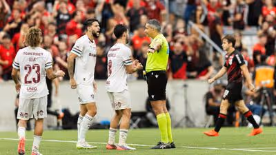 Presidente do Fluminense reclama de pênalti para o Athletico-PR após empate: 'Inacreditável o que aconteceu'