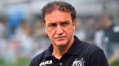 Santos age rápido e anuncia Cuca como novo técnico após demissão de Vojvoda