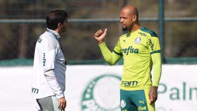 'Palmeiras é muito maior do que você': Felipe Melo se irrita com fala de Abel