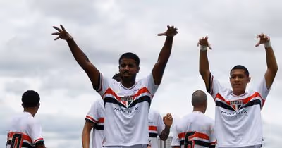 São Paulo bate Maruinense-SE com gol olímpico na estreia na Copinha 2026