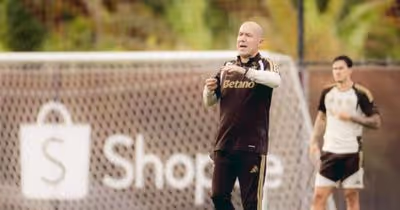 Leonardo Jardim descarta ‘radicalizar’ no Flamengo: ‘Manter o DNA e inserir meu estilo aos poucos’