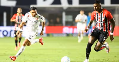 Crespo muda o jogo, São Paulo busca empate pelo Brasileirão e amplia crise no Santos