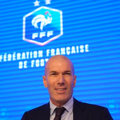 Zidane ganhará na seleção francesa menos da metade do que Ancelotti recebe para treinar o Brasil