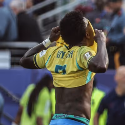Chega de buscar o hexa: o futebol brasileiro precisa reinar como se fosse a 1a vez