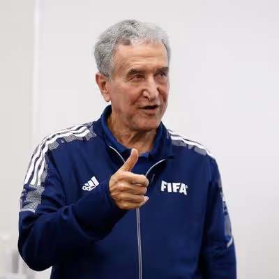 Carlos Alberto Parreira recebe alta após três meses internado