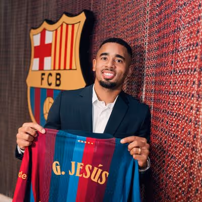 Hansi Flick elogia Gabriel Jesus e atacante pode estrear pelo Barcelona