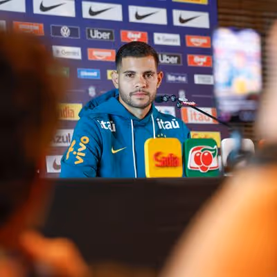 Bruno Guimarães lembra pênalti perdido na Copa e vê episódio como aprendizado: ‘Ainda me dói’