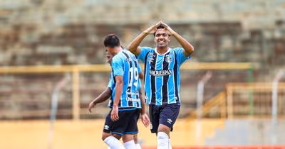Grêmio decide no primeiro tempo contra o Ceará e avança às semifinais da Copinha