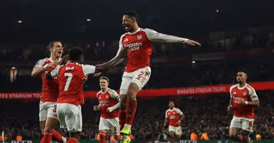 Arsenal bate Crystal Palace após gol aos 95 e disputa com 15 pênaltis na Copa da Liga Inglesa
