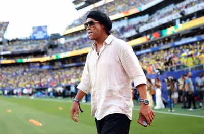 Aos 46 anos, Ronaldinho Gaúcho voltará a ser jogador na Itália