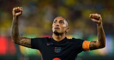 Raphinha marca, Barcelona bate o Villarreal e encerra o ano 4 pontos à frente do Real Madrid