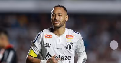 Neymar comemora renovação com o Santos: ‘Conquistar sonhos que faltam’