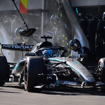 George Russell domina GP do Azerbaijão e vence a terceira em 2026; Bortoleto termina em 13º