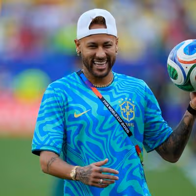 Copa 2026: Neymar vai a campo e faz atividade pela primeira vez em 30 dias