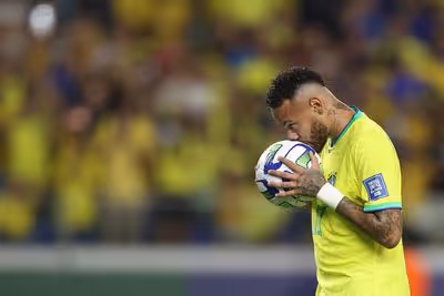 Neymar tem 16 jogos para convencer Ancelotti a levá-lo à Copa do Mundo