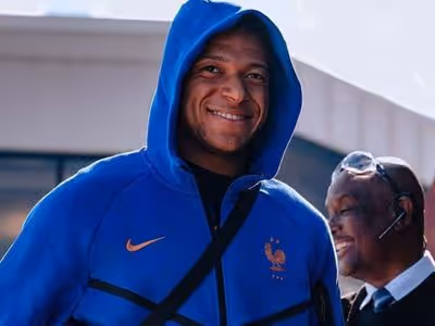 Mbappé defende Neymar na Copa e pede convite de Vini para ver o Flamengo