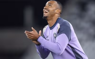 Marlon Freitas resolve pendência que travava venda do Botafogo ao Palmeiras