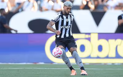 Barboza desfalca o Botafogo, que tem dois retornos contra o Corinthians