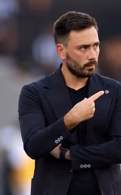 Sem engrenar e com muitos gols sofridos, Botafogo pode ter mudança no esquema
