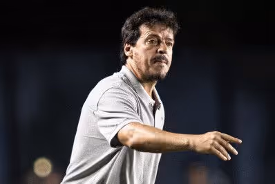 Diniz cita sentimento de 'frustração total' e admite: 'Torcedor tem que vaiar mesmo'