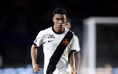 Vasco define Rojas como novo camisa 10 após saída de Coutinho