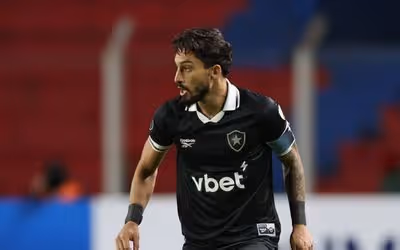 Alex Telles ressalta esforço do Botafogo e vê condições de reverter resultado na Libertadores