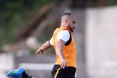Treinador do Botafogo 'enche a bola' de Arthur Cabral e projeta 16 gols no Brasileirão