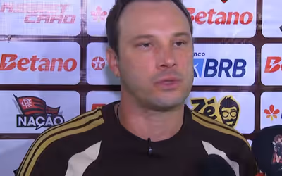 Bruno Pivetti responde se Flamengo usará titulares contra o Vasco