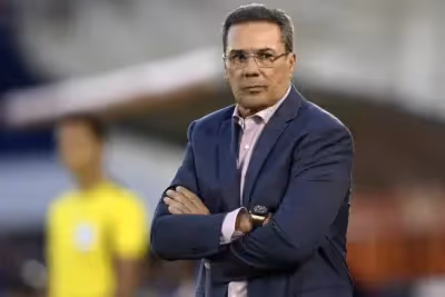 Luxemburgo analisa trabalho de Filipe Luís no Flamengo: 'Falta maturidade'