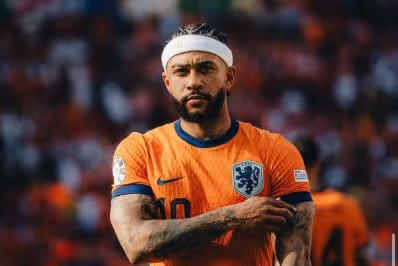 Memphis resolve pendência após roubo de passaporte e se apresenta à Holanda